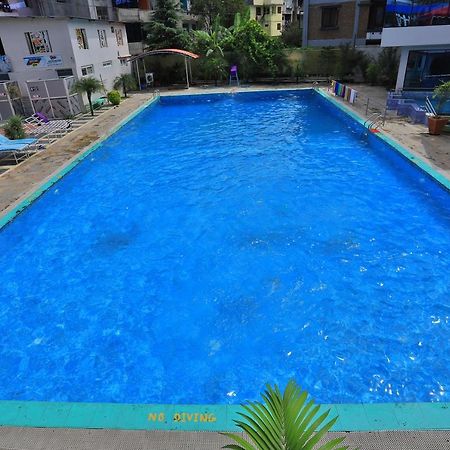 Dharampur Oyo 591 Hotel Blue Moon מראה חיצוני תמונה