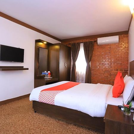 Dharampur Oyo 591 Hotel Blue Moon מראה חיצוני תמונה