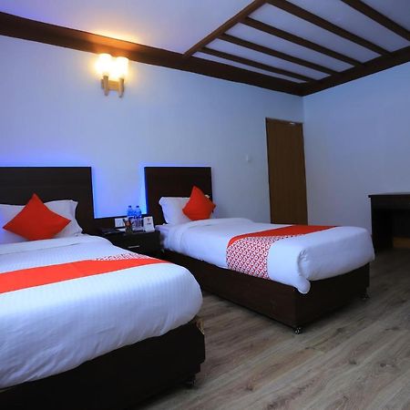 Dharampur Oyo 591 Hotel Blue Moon מראה חיצוני תמונה