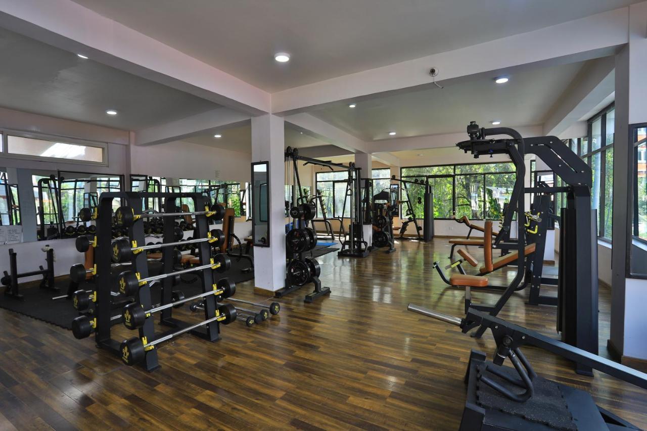Dharampur Oyo 591 Hotel Blue Moon מראה חיצוני תמונה