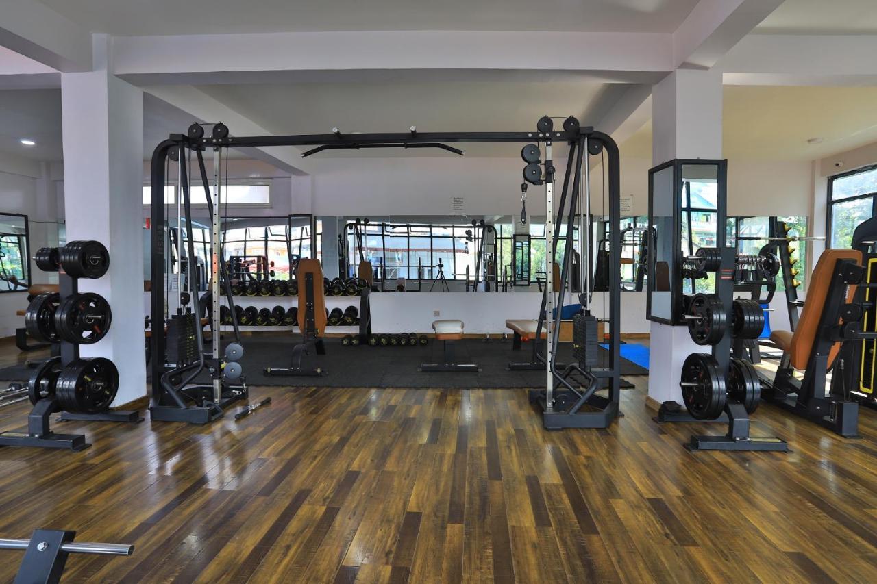 Dharampur Oyo 591 Hotel Blue Moon מראה חיצוני תמונה