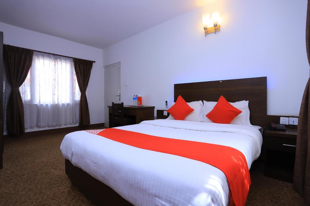 Dharampur Oyo 591 Hotel Blue Moon מראה חיצוני תמונה