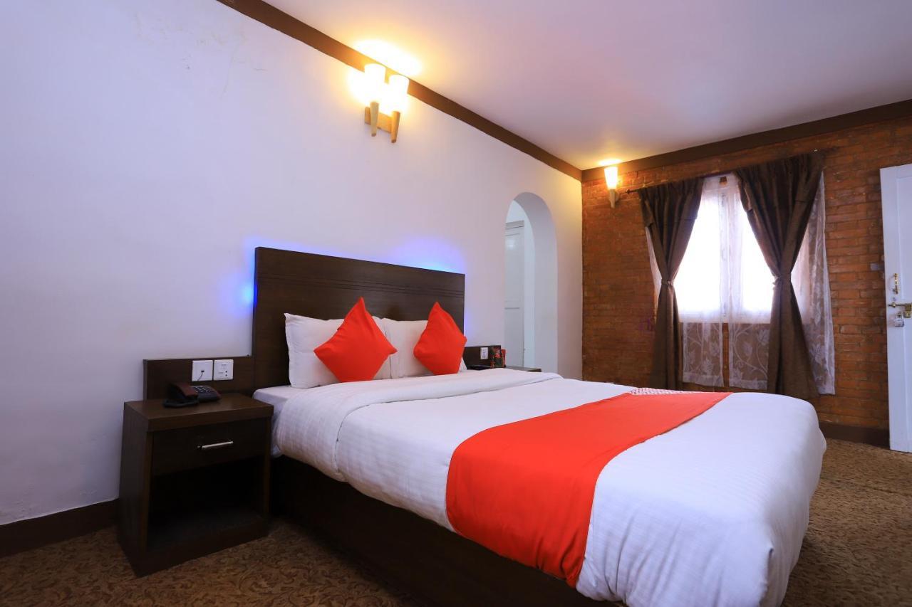 Dharampur Oyo 591 Hotel Blue Moon מראה חיצוני תמונה