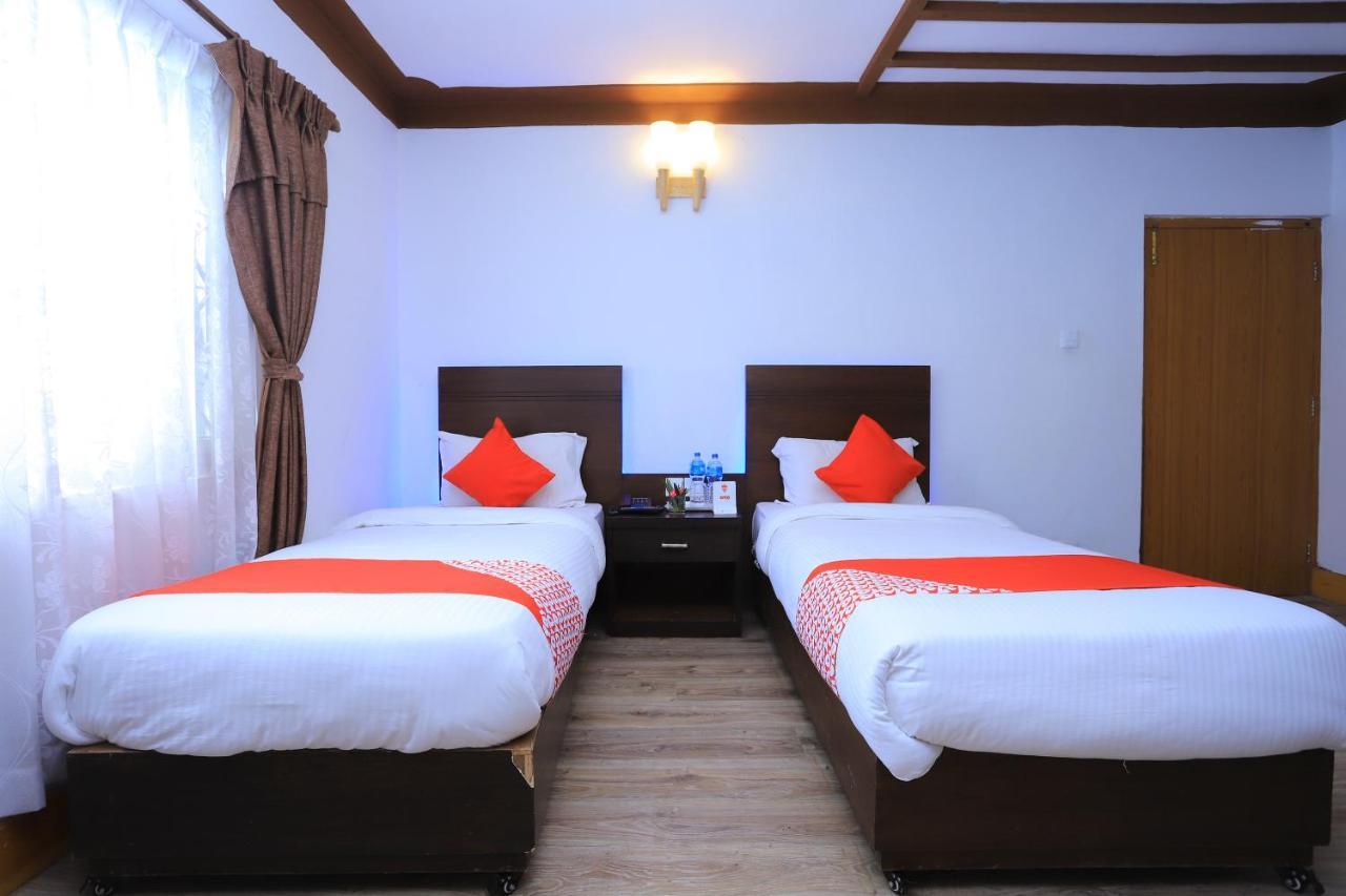 Dharampur Oyo 591 Hotel Blue Moon מראה חיצוני תמונה