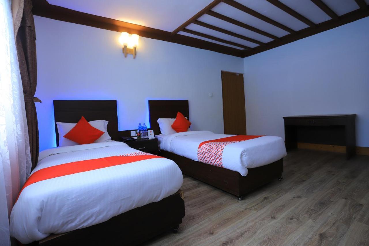 Dharampur Oyo 591 Hotel Blue Moon מראה חיצוני תמונה