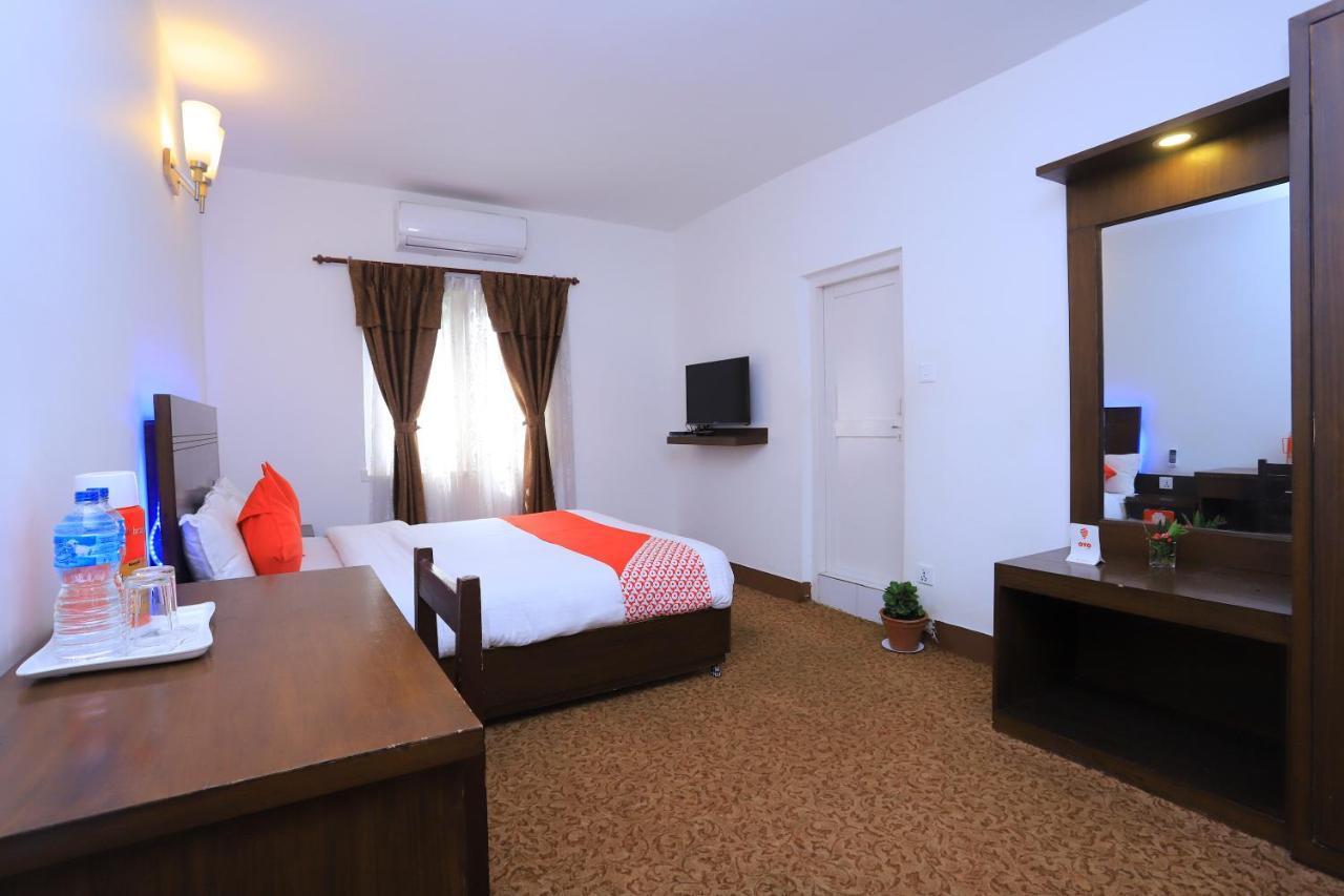Dharampur Oyo 591 Hotel Blue Moon מראה חיצוני תמונה